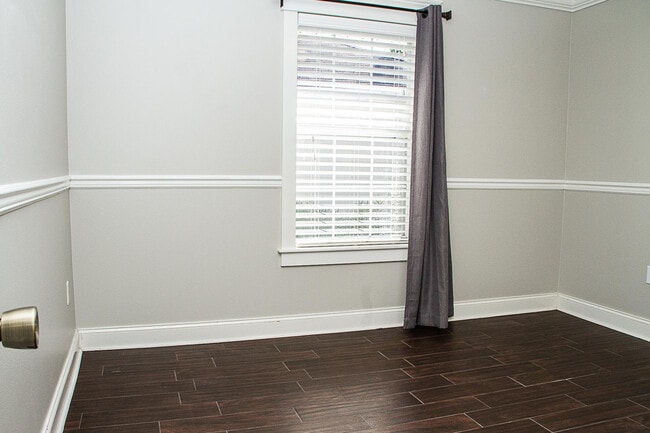 Building Photo - 262 Twin Lakes Ln