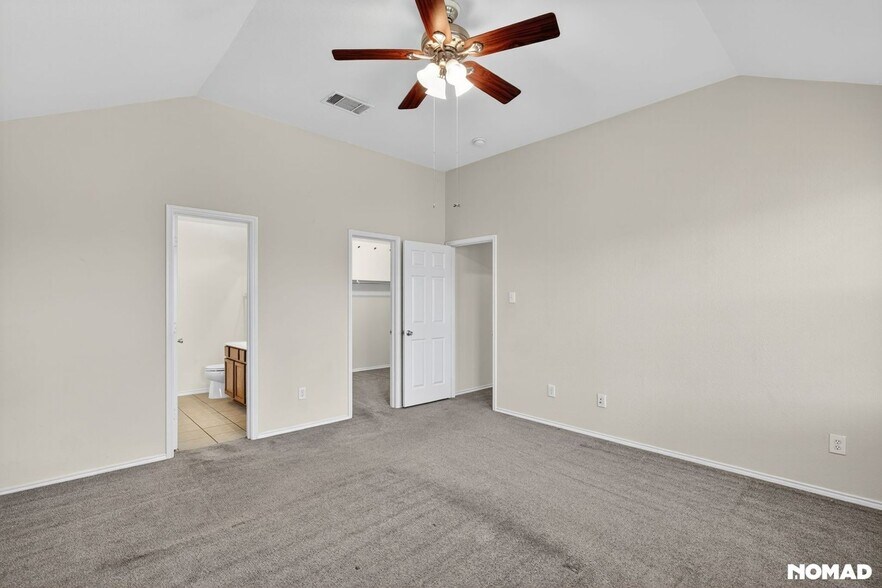 Building Photo - 1725 Bluebird Dr