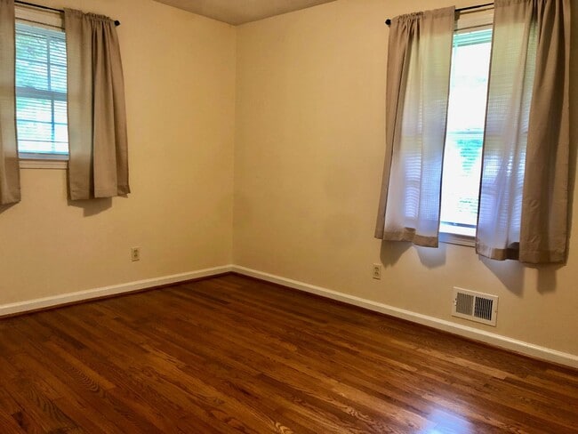 Building Photo - Stepless ranch home in Mableton