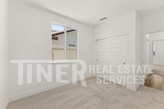 Building Photo - 3062 Pansona St