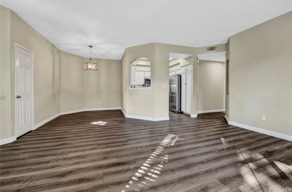 Building Photo - 8028 E Far Canyon Way