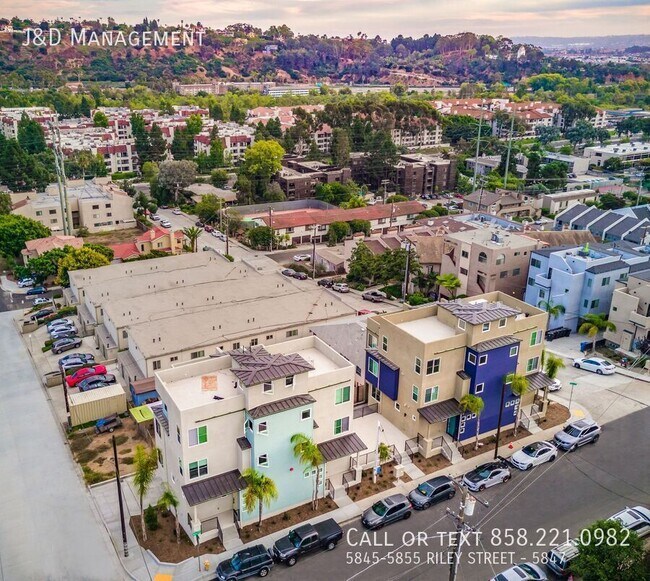 Building Photo - Gorgeous Townhome w/ Rooftop Decks and Oce...