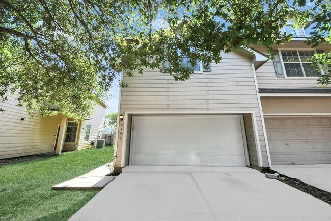 Building Photo - 8763 Thistlemoor Ln