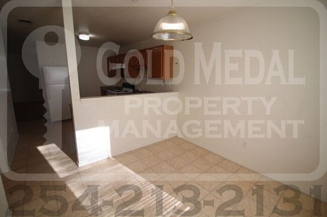 Building Photo - Charming 3-bed, 2-bath fourplex now availa...