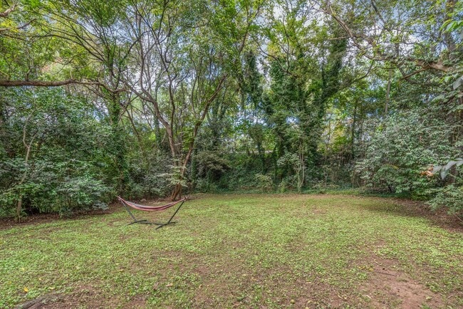 Building Photo - Beautiful Home with a Backyard Deck in Bid...