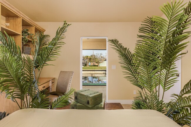 Building Photo - 205 SE 4th Pl