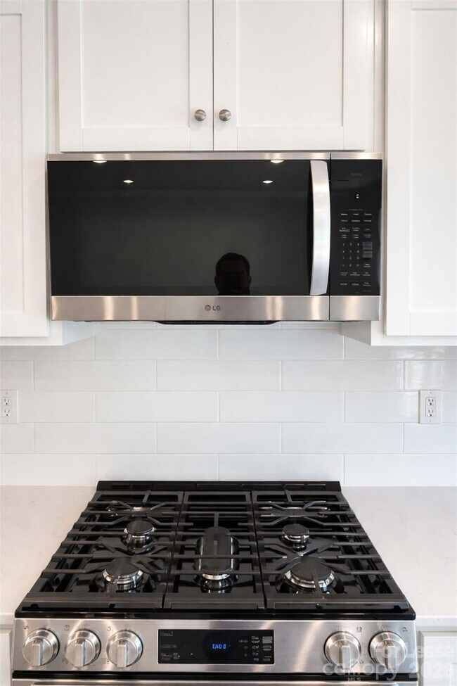 Building Photo - 1115 Bandon Dr