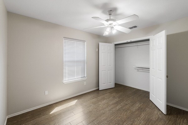 Building Photo - 15210 Main Royal Dr