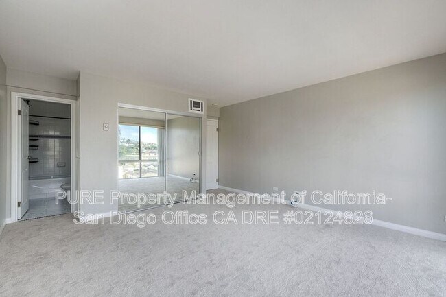 Building Photo - 4944 Cass St