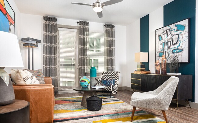 Building Photo - Residences at Saltillo | 4-6 Weeks Free | ...