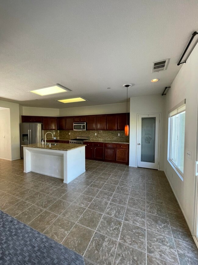 Building Photo - 1122 Oro Ridge