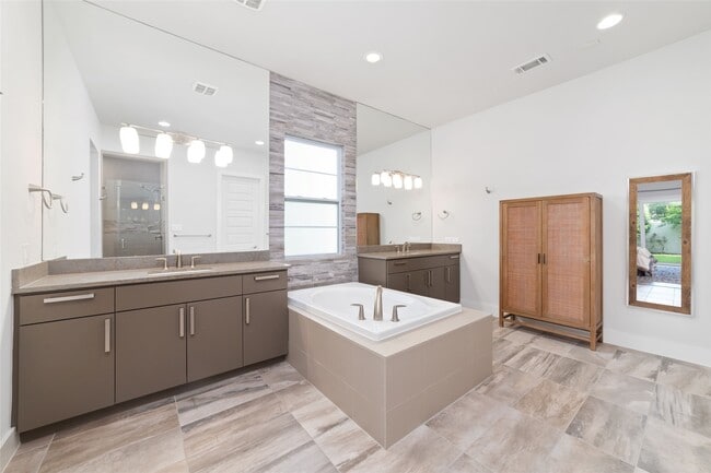 Building Photo - 11506 Royal Tower Pl