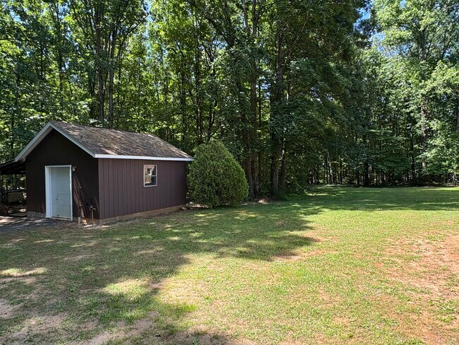 Building Photo - 441 Toll Gate Rd