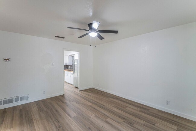 Building Photo - Remodeled 2BR Home w/ Fenced Yard – Only $1395