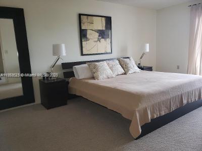 Building Photo - 9124 Collins Ave