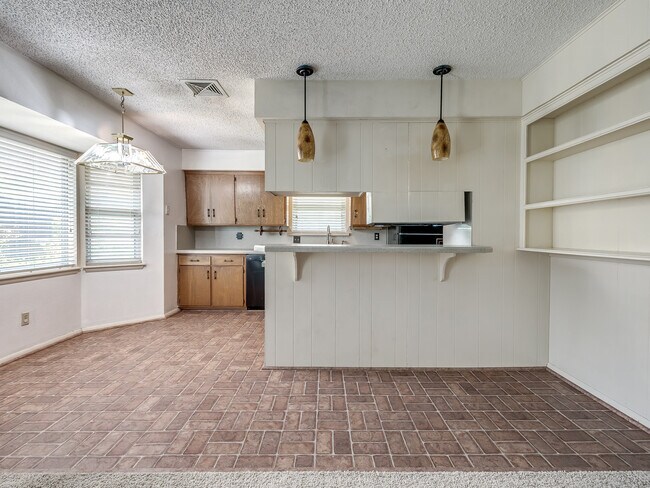 Building Photo - 6721 St Mary's Cir