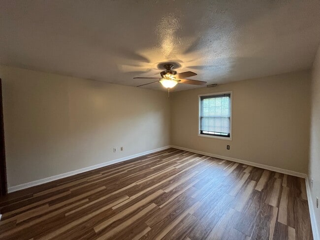 Building Photo - 7283 Beacon Hill Dr