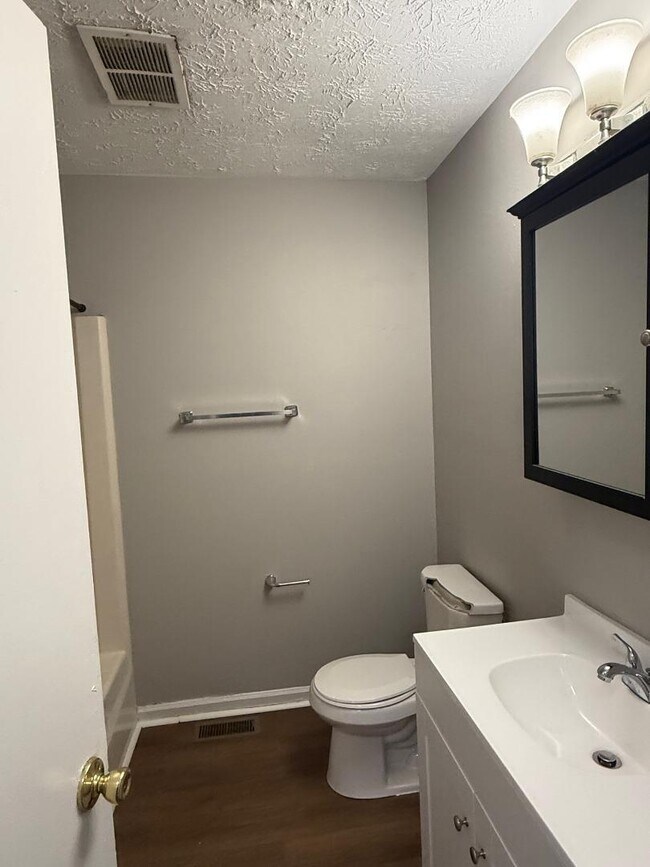 Building Photo - 3678 Niagara Dr