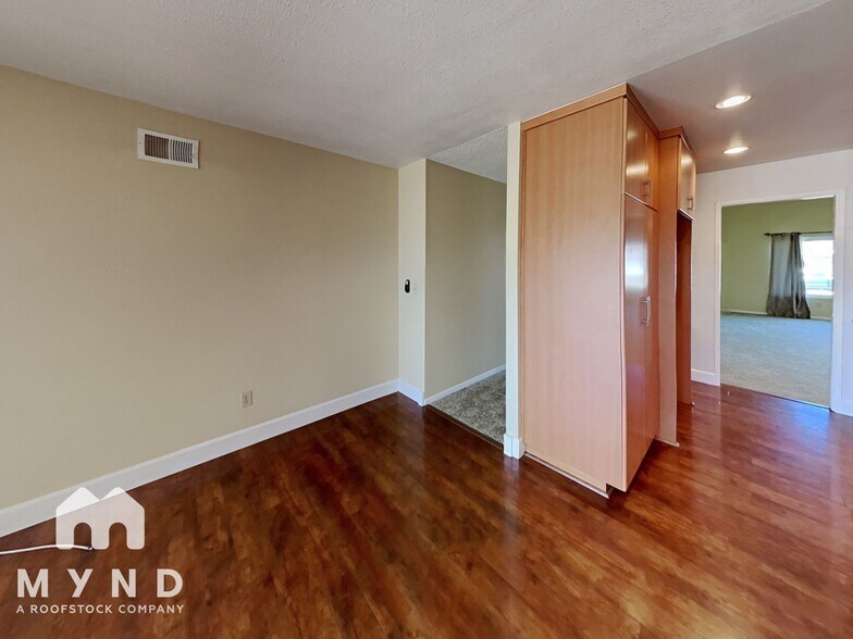 Building Photo - 2625 Wardlow Ave