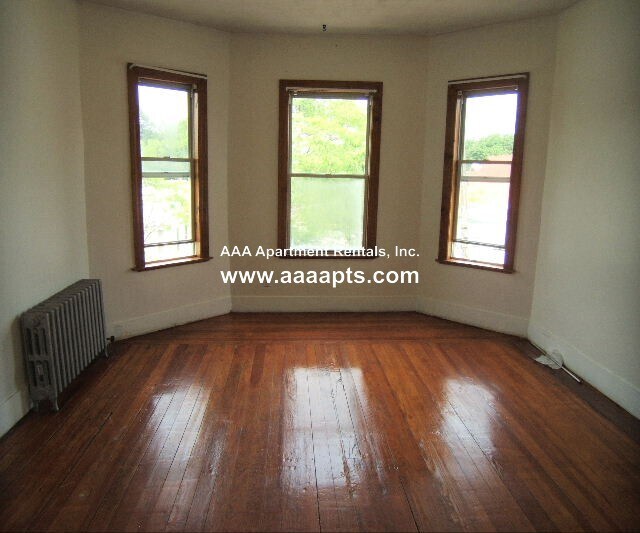 Building Photo - 139 Franklin St
