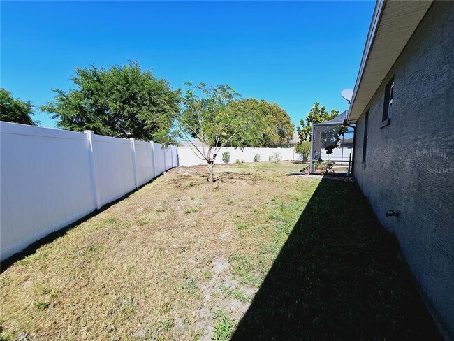 Building Photo - 1930 Saddlewood Ct