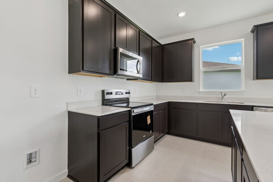 Building Photo - 11243 Sycamore Glen Loop