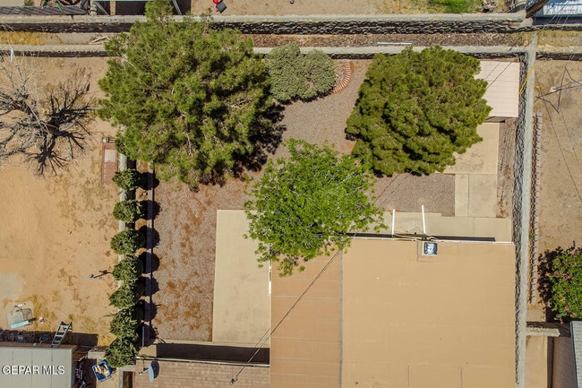 Building Photo - 2125 Pacheco Dr