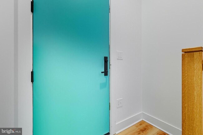 Building Photo - 3531 Claremont St