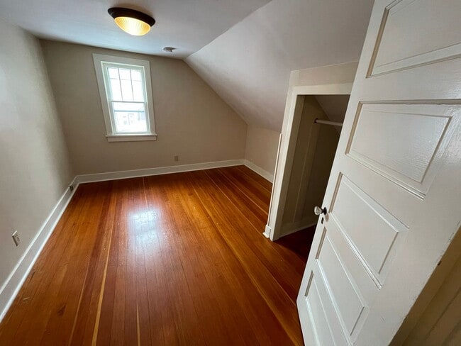 Building Photo - Unique Rental Home