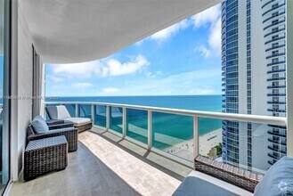 Building Photo - 15901 Collins Ave
