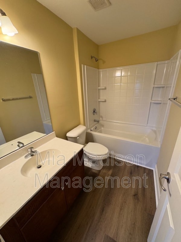 Building Photo - 14 Winter Lake Cir