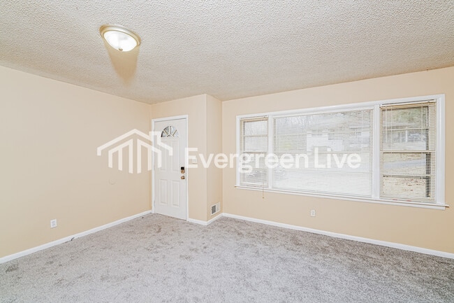 Building Photo - 2633 1st St NE