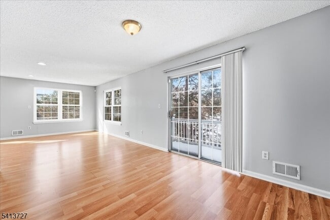 Building Photo - 47 Rutgers Dr