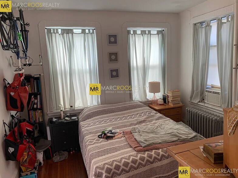 Primary Photo - 28 Grove St
