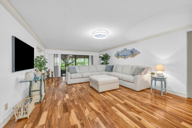 Building Photo - 25 SE Turtle Creek Dr