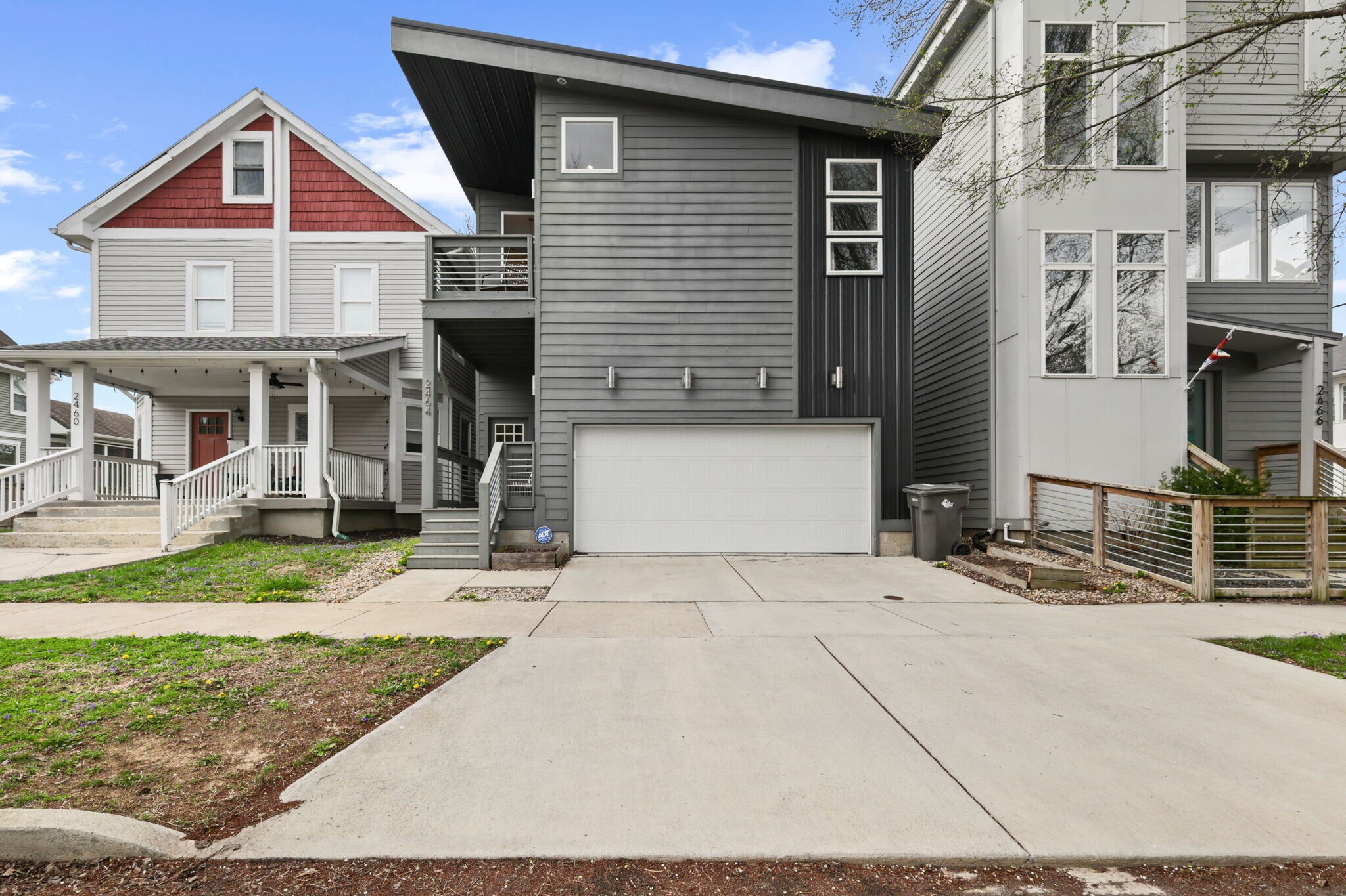 Building Photo - 2464 Broadway St