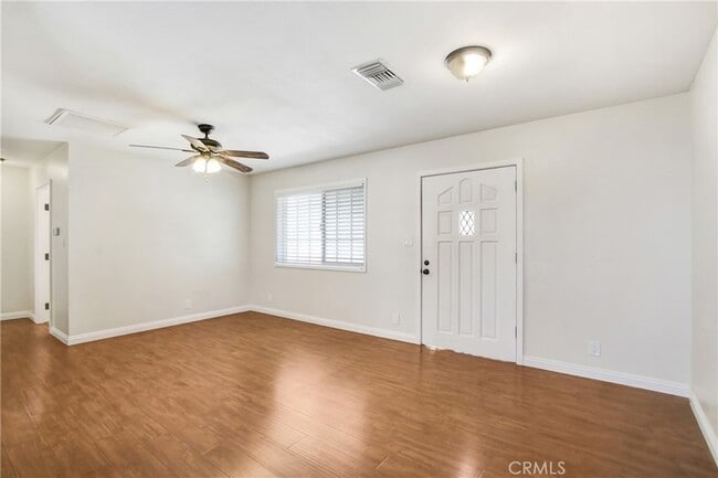 Building Photo - 2495 Vista Dr