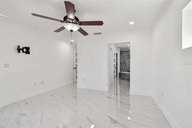 Building Photo - 8708 Thornwood Ln