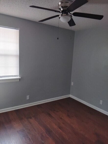 Building Photo - 3705 Brickmont Dr