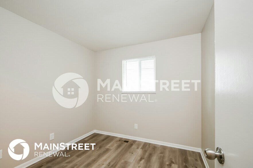 Building Photo - 6226 E 12th St