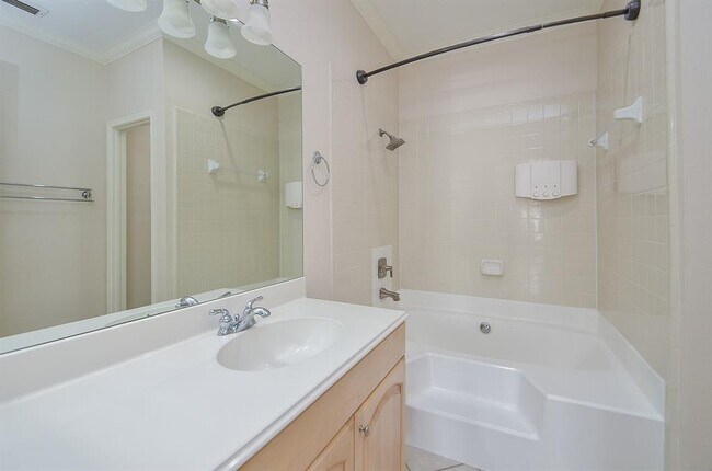 Building Photo - 306 Wilcrest Dr