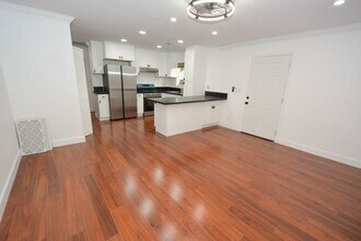 Building Photo - 2BED/1BATH Guest House In Oxnard