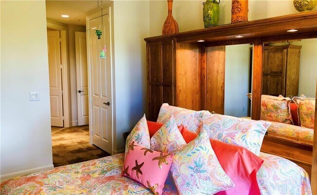 Building Photo - 99 Vivante Blvd