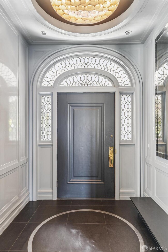 Building Photo - 2336 Broadway