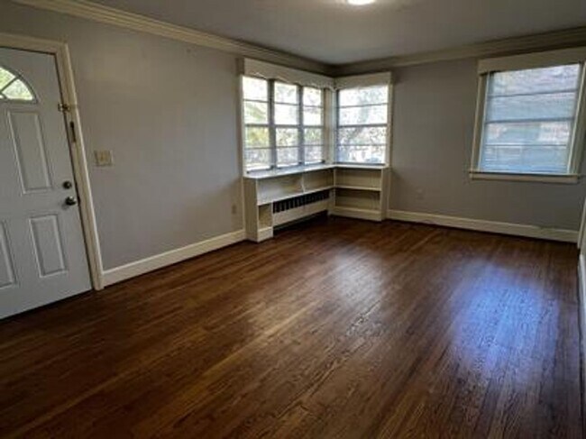 Building Photo - 308 Pettigru St