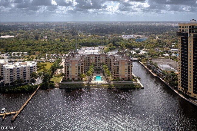 Building Photo - 2825 Palm Beach Blvd