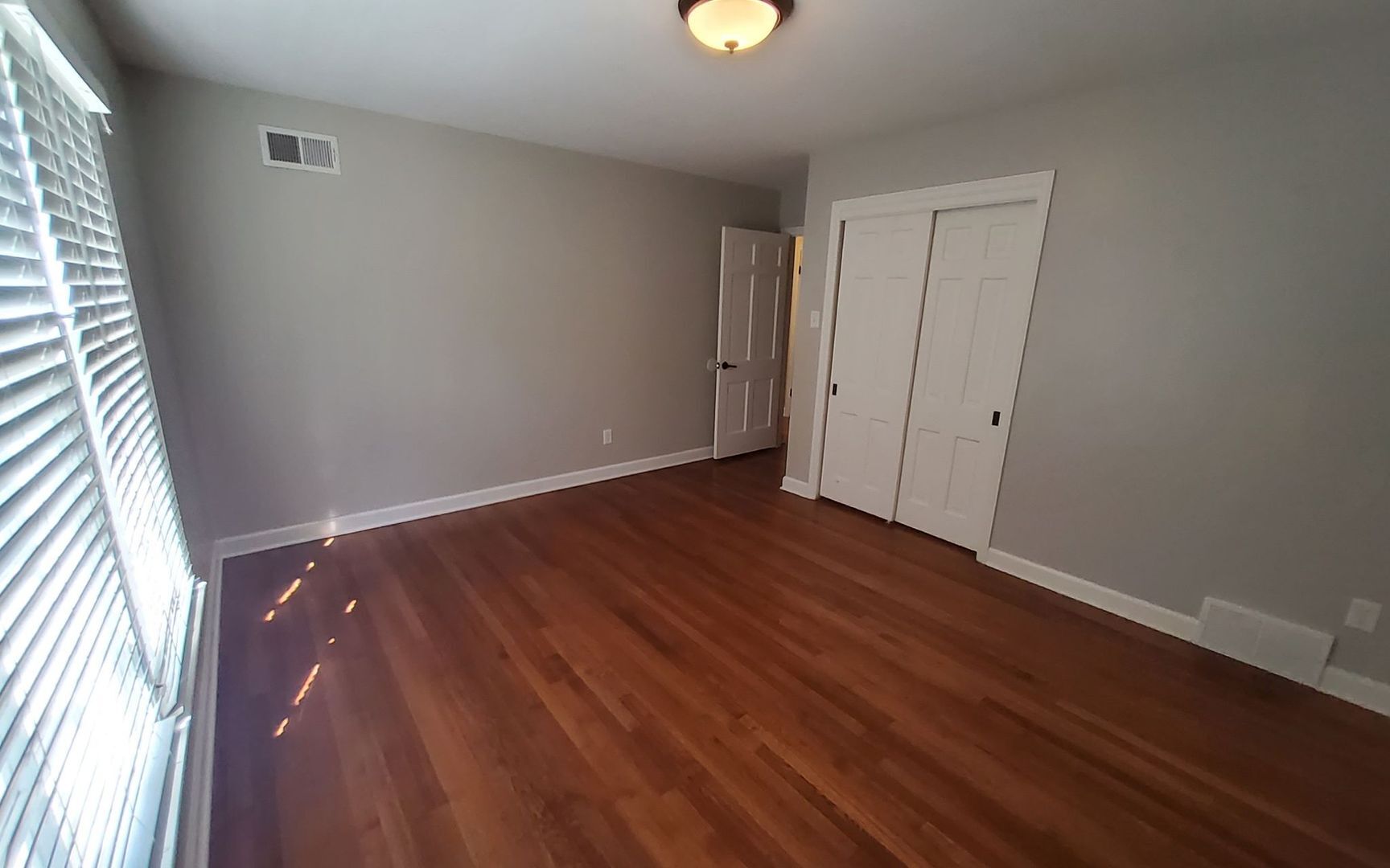 Building Photo - 1264 Yorkshire Dr