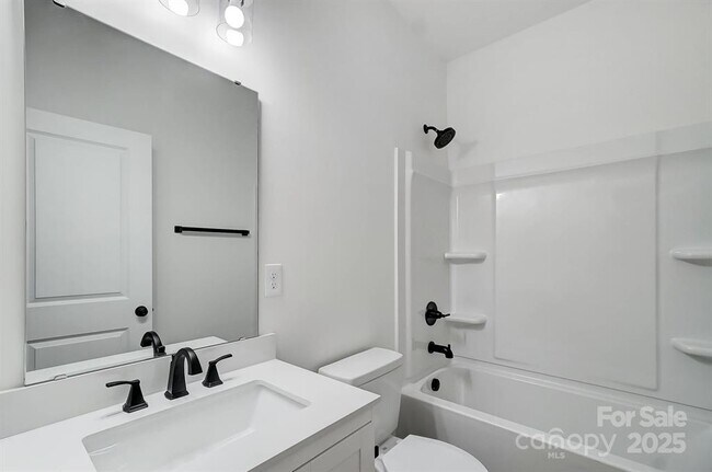 Building Photo - 67 Woodsdale Pl SE