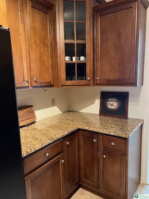 Building Photo - 40 Hillside Ct S