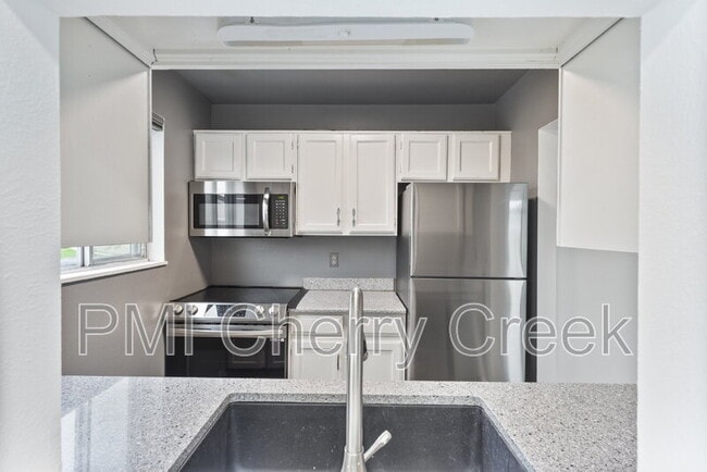 Building Photo - 8773 Chase Dr